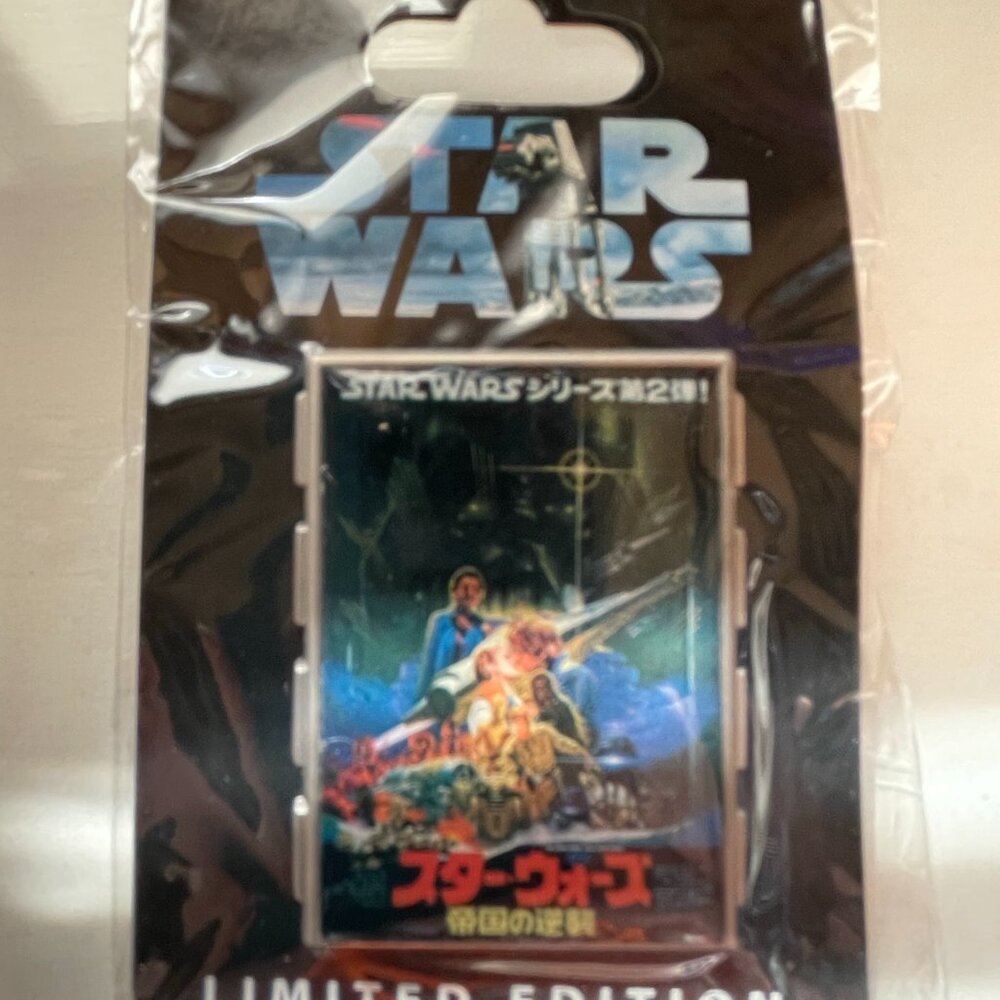 BRAND NEW STAR WARS MOVIE POSTER *** JAPAN RELEASE *** PIN